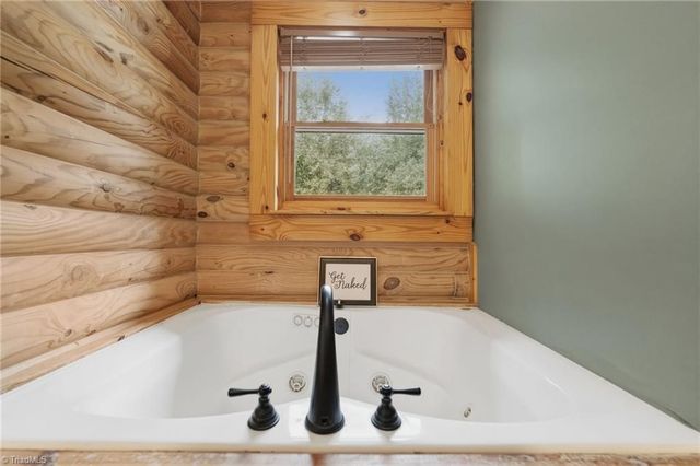 758 Nc Highway 62 E, Pleasant Garden, NC 27313