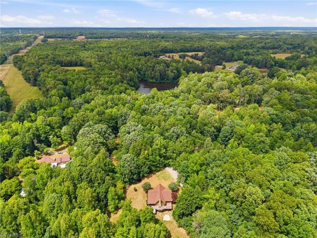 758 Nc Highway 62 E, Pleasant Garden, NC 27313