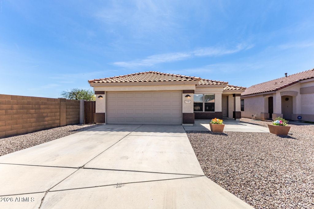 Image 22 of property listing at 7933 W MISSION Lane, Peoria, AZ 85345