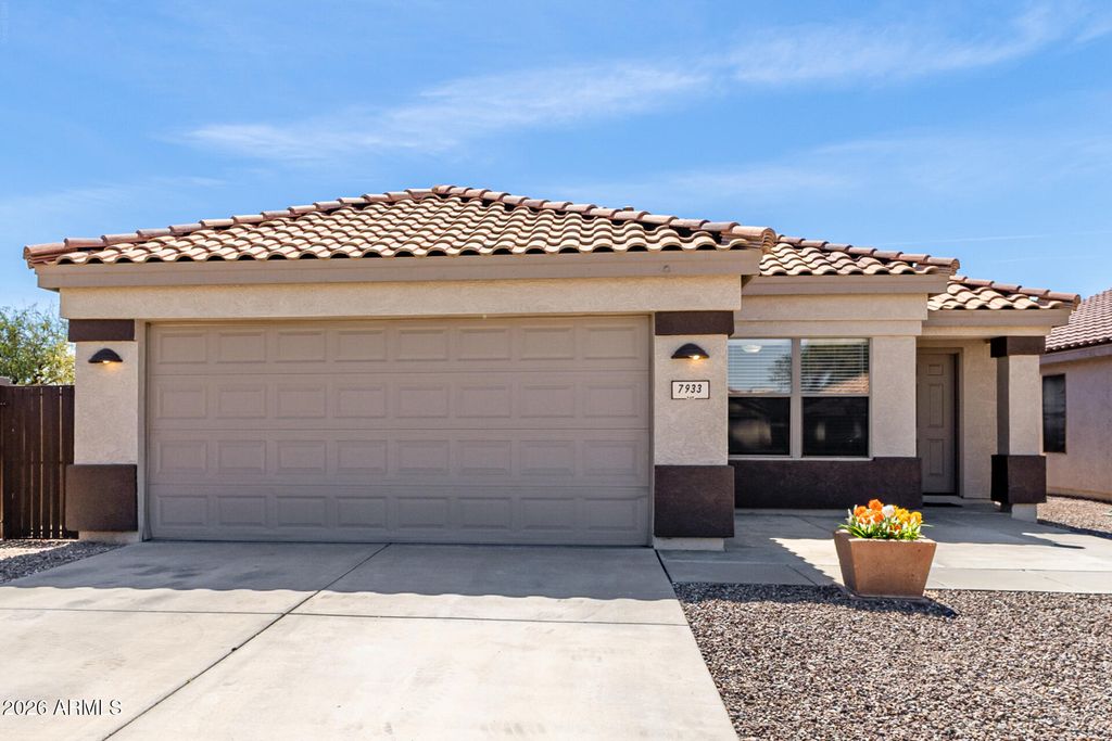 Image 27 of property listing at 7933 W MISSION Lane, Peoria, AZ 85345
