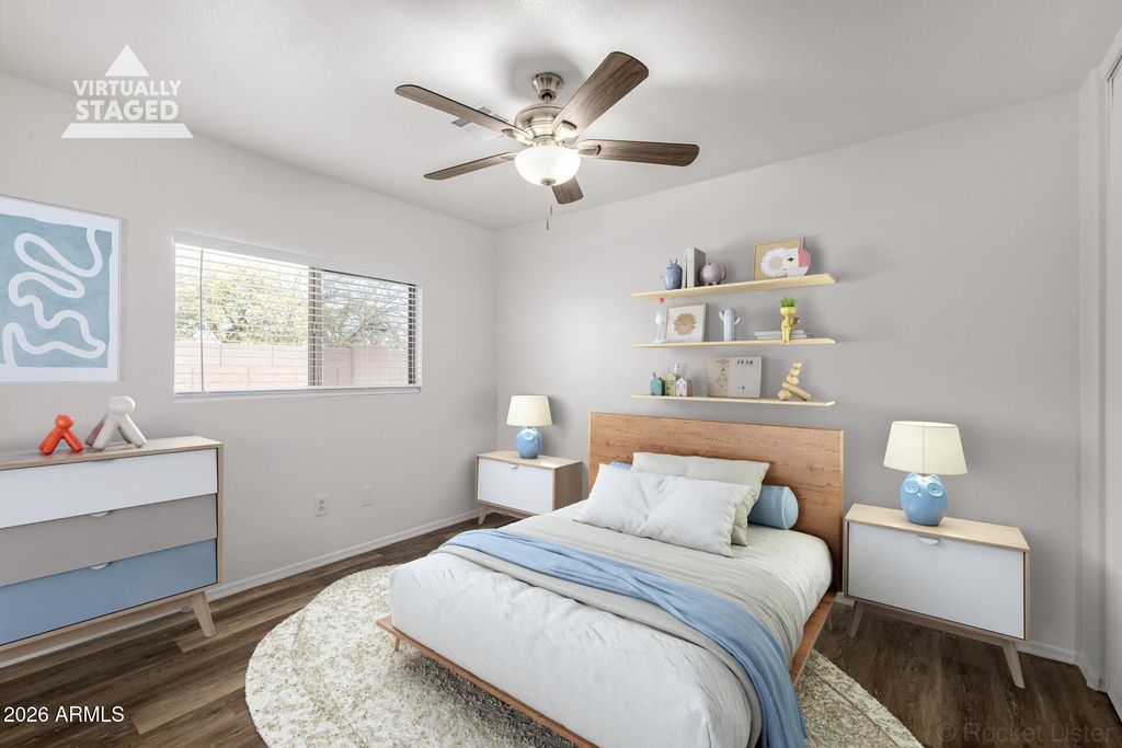 Image 3 of property listing at 7933 W MISSION Lane, Peoria, AZ 85345