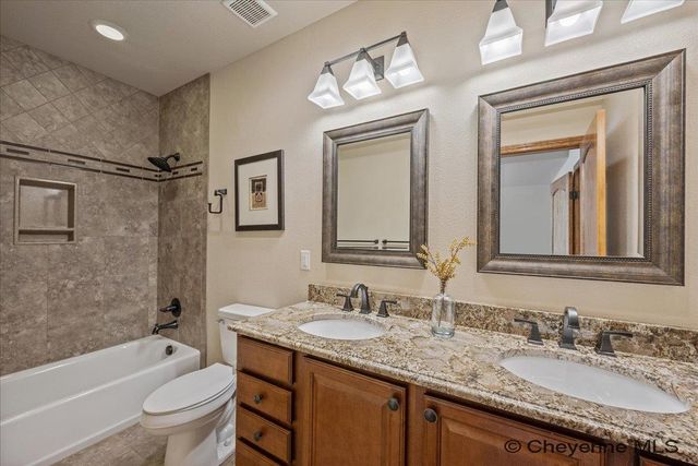 7524 LEGACY PARKWAY, Cheyenne, WY 82009