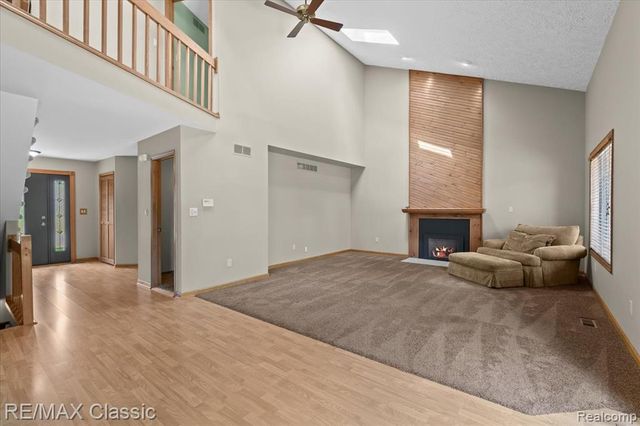 4432 Ravinewood Drive, Commerce Twp, MI 48382