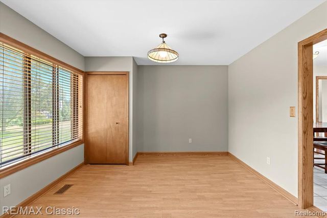 4432 Ravinewood Drive, Commerce Twp, MI 48382