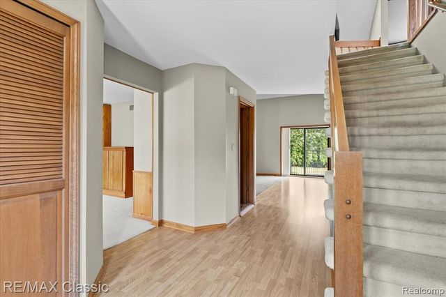 4432 Ravinewood Drive, Commerce Twp, MI 48382