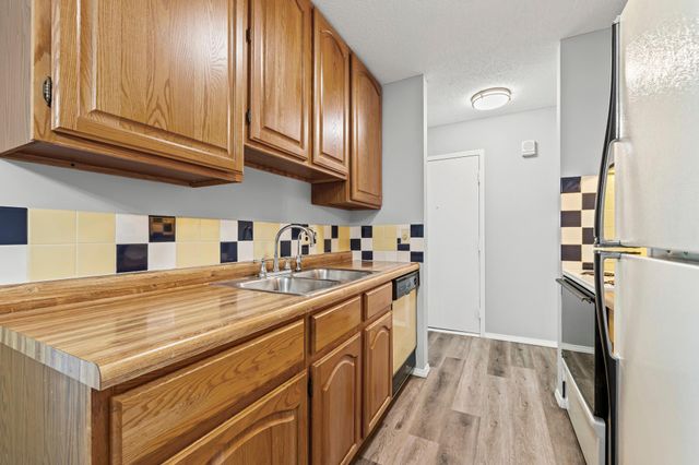 12964 Nicollet Avenue 301, Burnsville, MN 55337