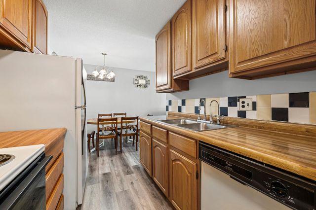 12964 Nicollet Avenue 301, Burnsville, MN 55337