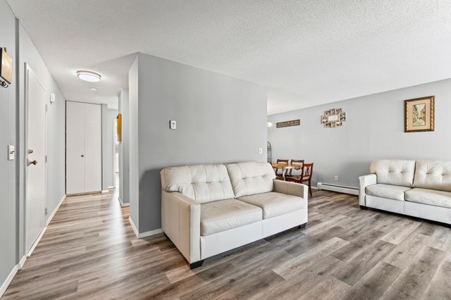 12964 Nicollet Avenue 301, Burnsville, MN 55337