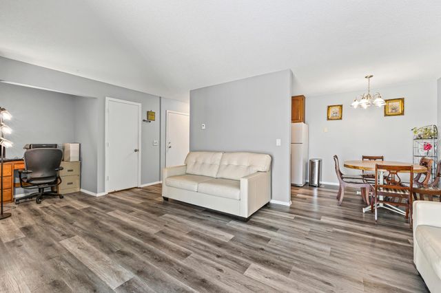 12964 Nicollet Avenue 301, Burnsville, MN 55337