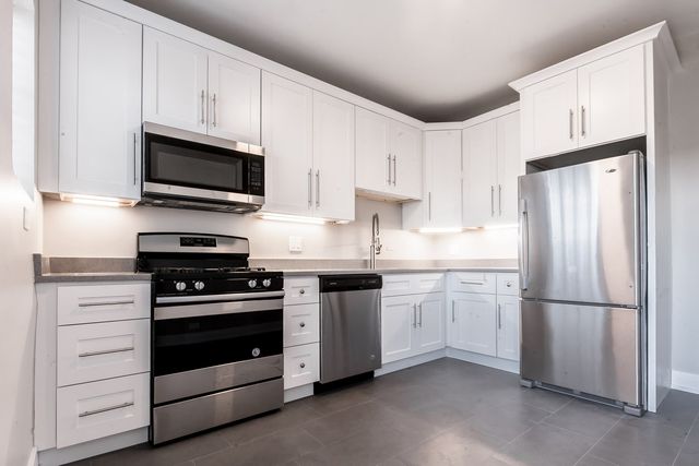 4552 S Indiana Avenue, Chicago, IL 60653