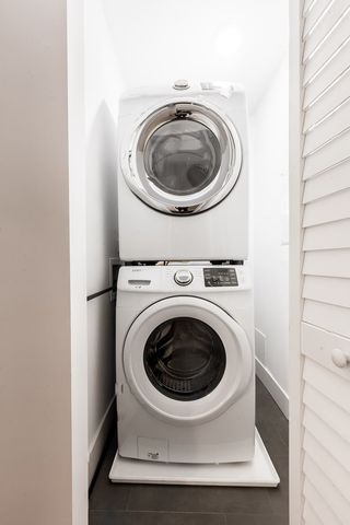 4552 S Indiana Avenue, Chicago, IL 60653