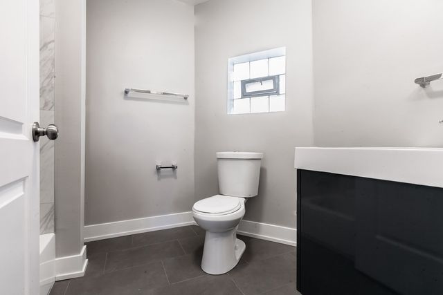 4552 S Indiana Avenue, Chicago, IL 60653