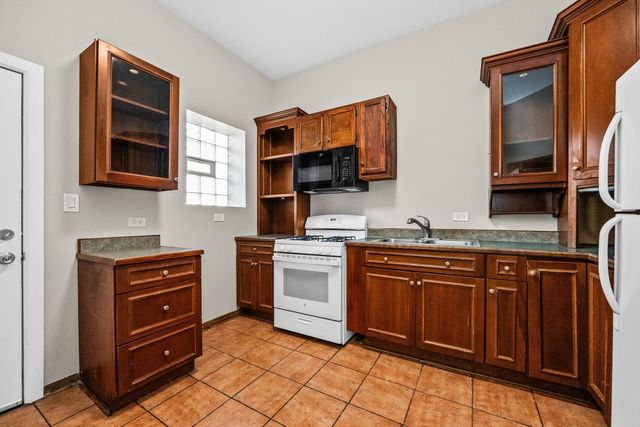 4552 S Indiana Avenue, Chicago, IL 60653