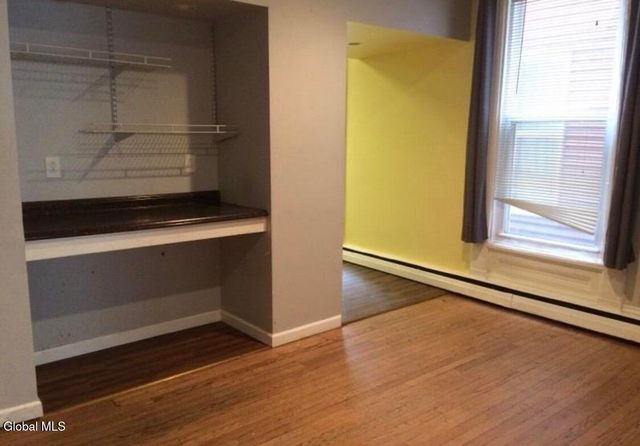 131 6th Avenue 1, Troy, NY 12180