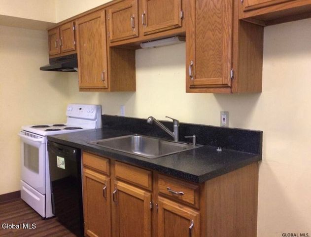 131 6th Avenue 1, Troy, NY 12180