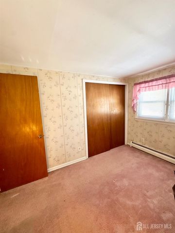 107 Zoar Place, Middlesex, NJ 08846