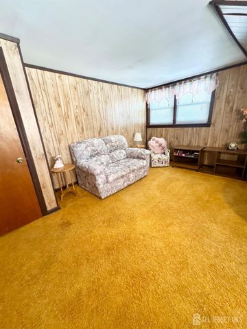 107 Zoar Place, Middlesex, NJ 08846