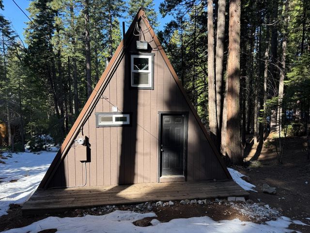 392 Boards Crossing Rd, Arnold, CA 95223