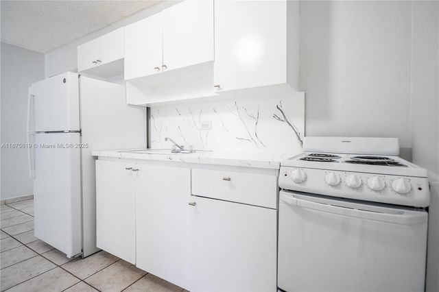 6650 Miller Dr 4, South Miami, FL 33155