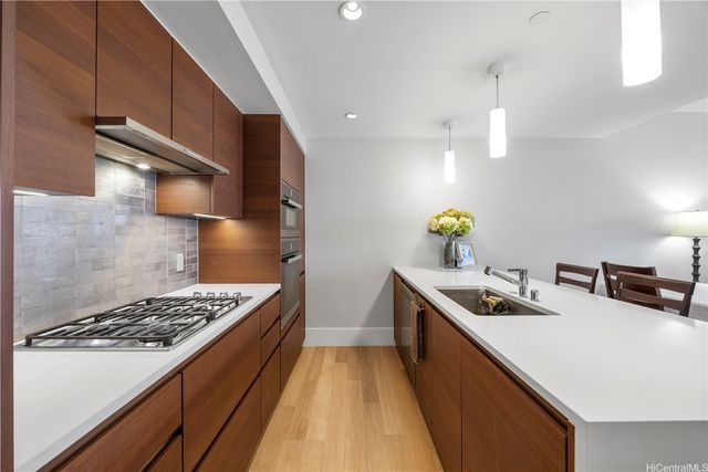 1108 Auahi Street 2505, Honolulu, HI 96814