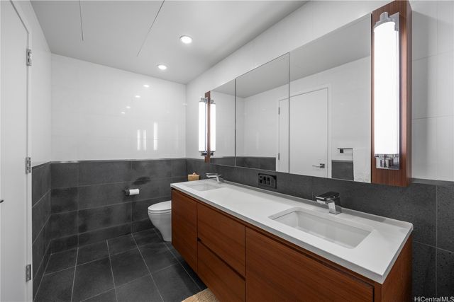 1108 Auahi Street 2505, Honolulu, HI 96814