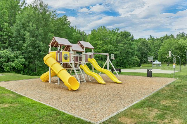 82 Gooseberry Circle, Rochester, NH 03867