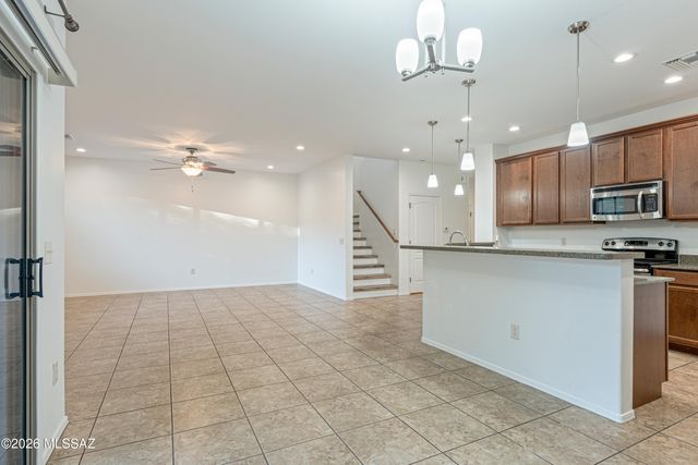 4261 N Golden Ridge Lane, Tucson, AZ 85718