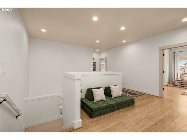 16749 Sw BIRDSONG St, Beaverton, OR 97007