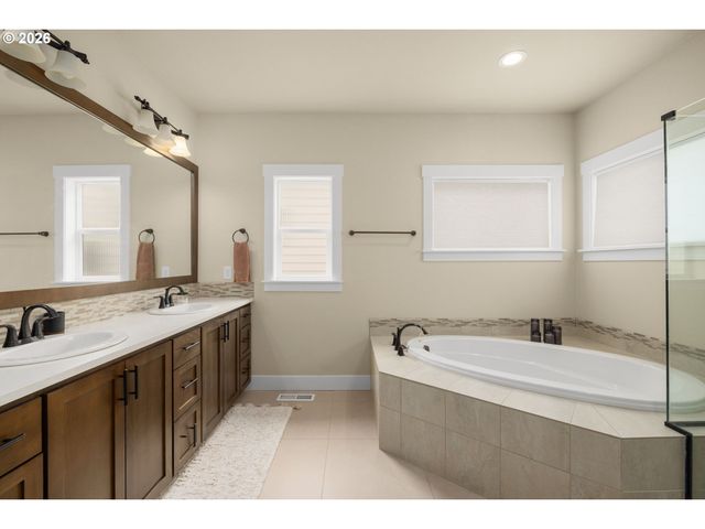 16749 Sw BIRDSONG St, Beaverton, OR 97007