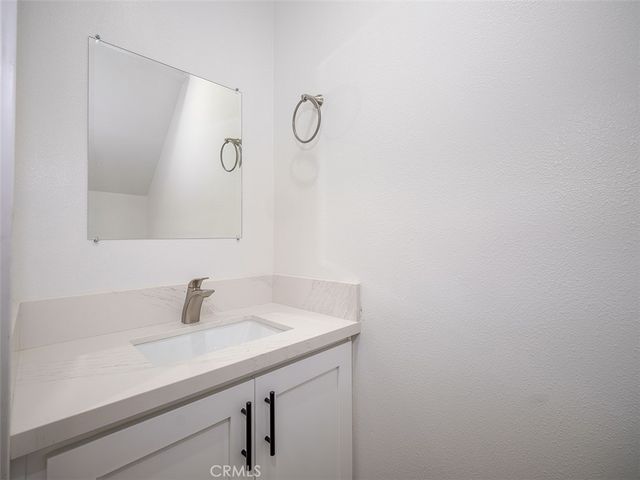24743 Valley 1, Newhall, CA 91321