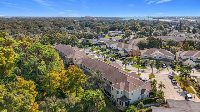 11142 KAPOK GRAND CIRCLE, St Petersburg, FL 33708