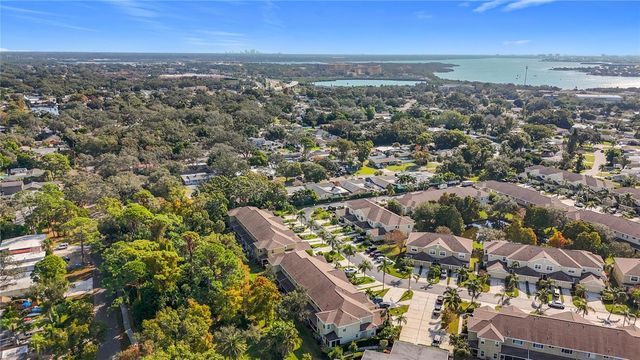 11142 KAPOK GRAND CIRCLE, St Petersburg, FL 33708