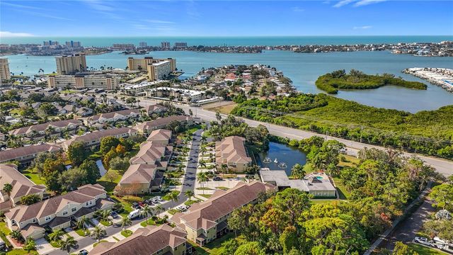 11142 KAPOK GRAND CIRCLE, St Petersburg, FL 33708