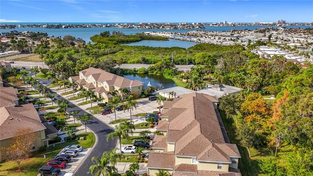 11142 KAPOK GRAND CIRCLE, St Petersburg, FL 33708