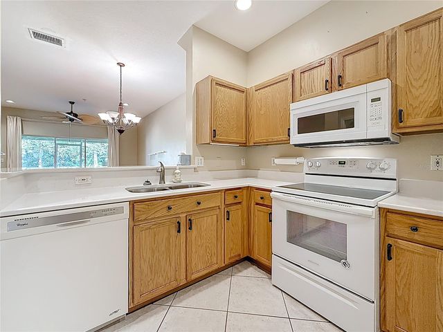 11142 KAPOK GRAND CIRCLE, St Petersburg, FL 33708