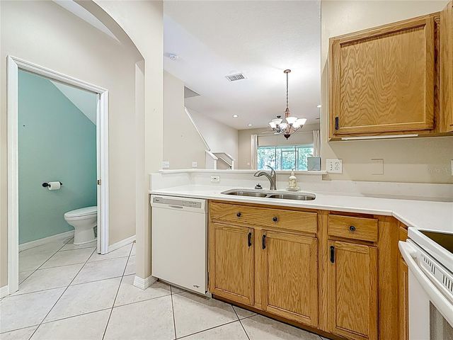 11142 KAPOK GRAND CIRCLE, St Petersburg, FL 33708