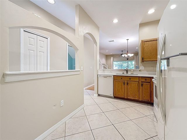 11142 KAPOK GRAND CIRCLE, St Petersburg, FL 33708