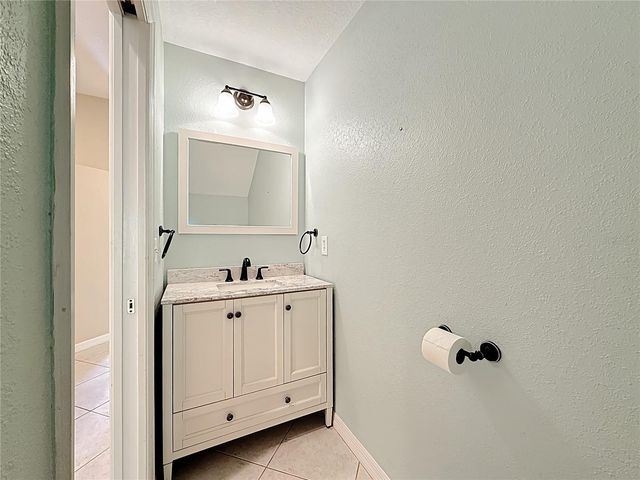 11142 KAPOK GRAND CIRCLE, St Petersburg, FL 33708