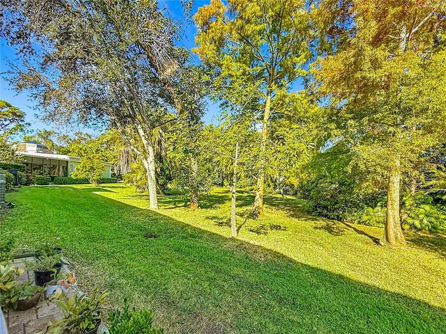 11142 KAPOK GRAND CIRCLE, St Petersburg, FL 33708