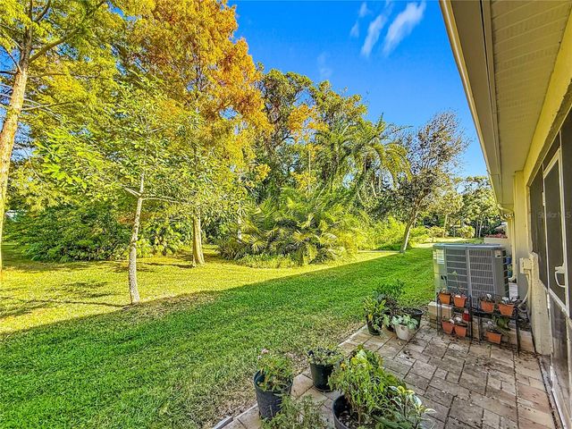 11142 KAPOK GRAND CIRCLE, St Petersburg, FL 33708