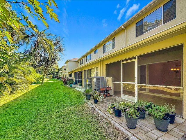 11142 KAPOK GRAND CIRCLE, St Petersburg, FL 33708