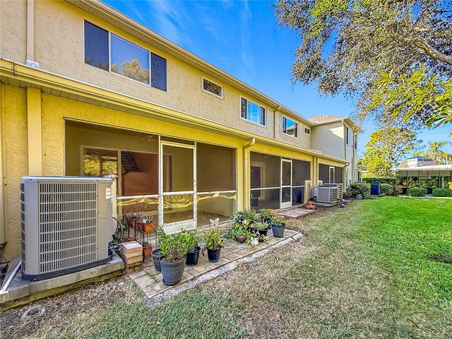 11142 KAPOK GRAND CIRCLE, St Petersburg, FL 33708