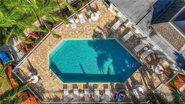 11142 KAPOK GRAND CIRCLE, St Petersburg, FL 33708