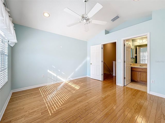 11142 KAPOK GRAND CIRCLE, St Petersburg, FL 33708