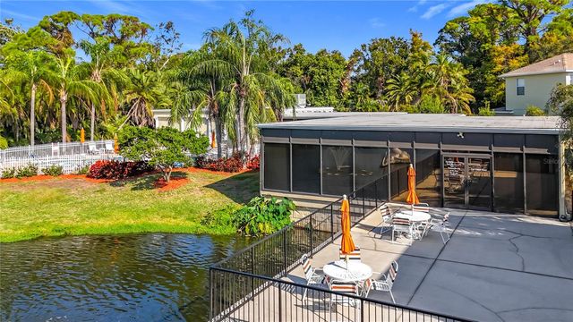 11142 KAPOK GRAND CIRCLE, St Petersburg, FL 33708