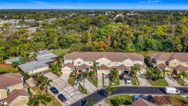 11142 KAPOK GRAND CIRCLE, St Petersburg, FL 33708