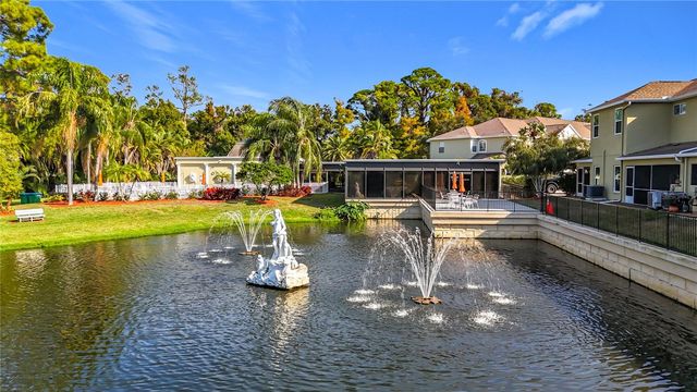 11142 KAPOK GRAND CIRCLE, St Petersburg, FL 33708