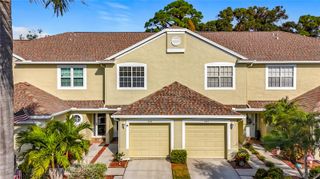 11142 KAPOK GRAND CIRCLE, St Petersburg, FL 33708