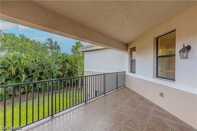 13852 Luna DR, Naples, FL 34109