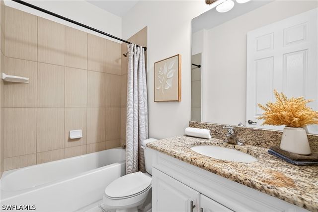 13852 Luna DR, Naples, FL 34109
